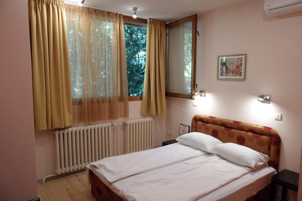 Hostel Oasis Belgrado Habitación foto